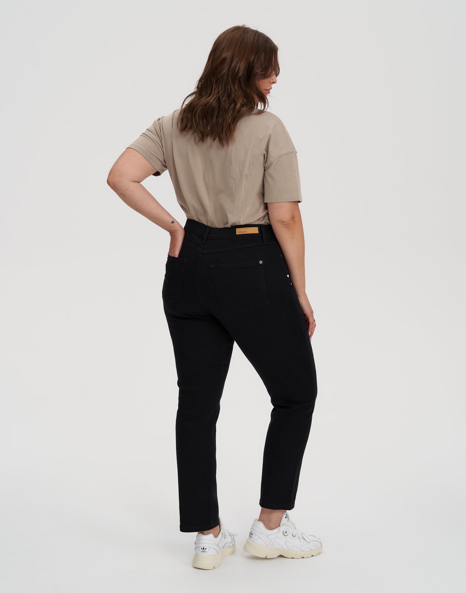 EMILY SLIM JEANS / BLACK RAVEN