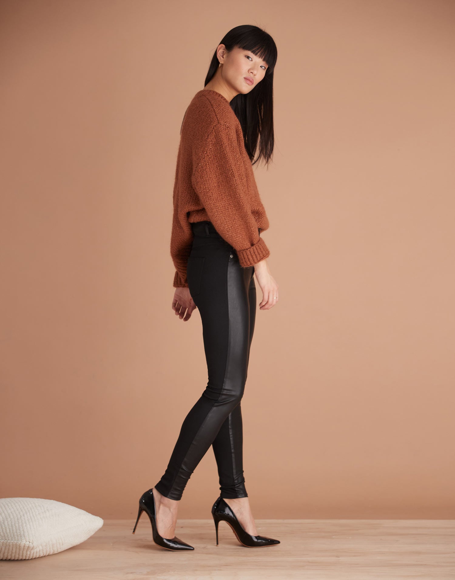 RACHEL SKINNY JEANS / BLACK LEATHERETTE